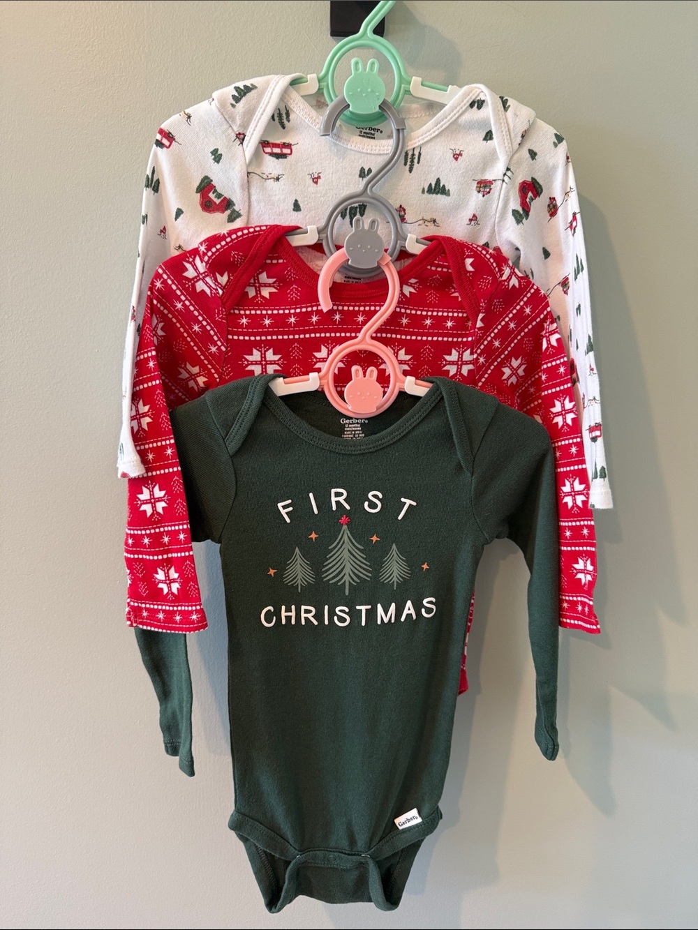 Gerber 12M Green, Red & White Holiday Baby Onesie Set First Christmas